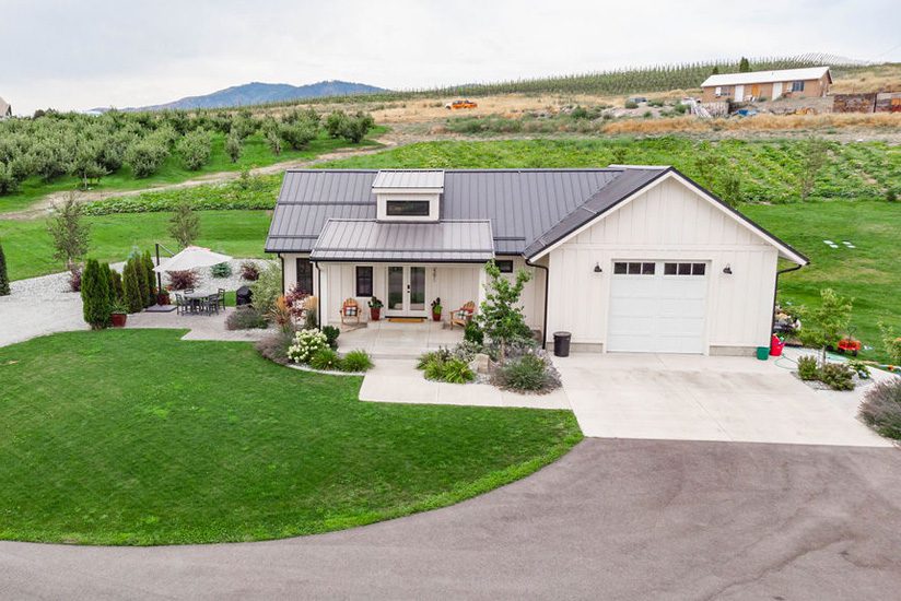 https://chelanvalleyfarms.com/wp-content/uploads/2022/09/Chelan-Stay-Vrbo-3.jpg